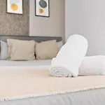 Modern 2 Bedroom Flat In Birmingham Jq, Sleeps 6, Free Internet And Secure Parking
