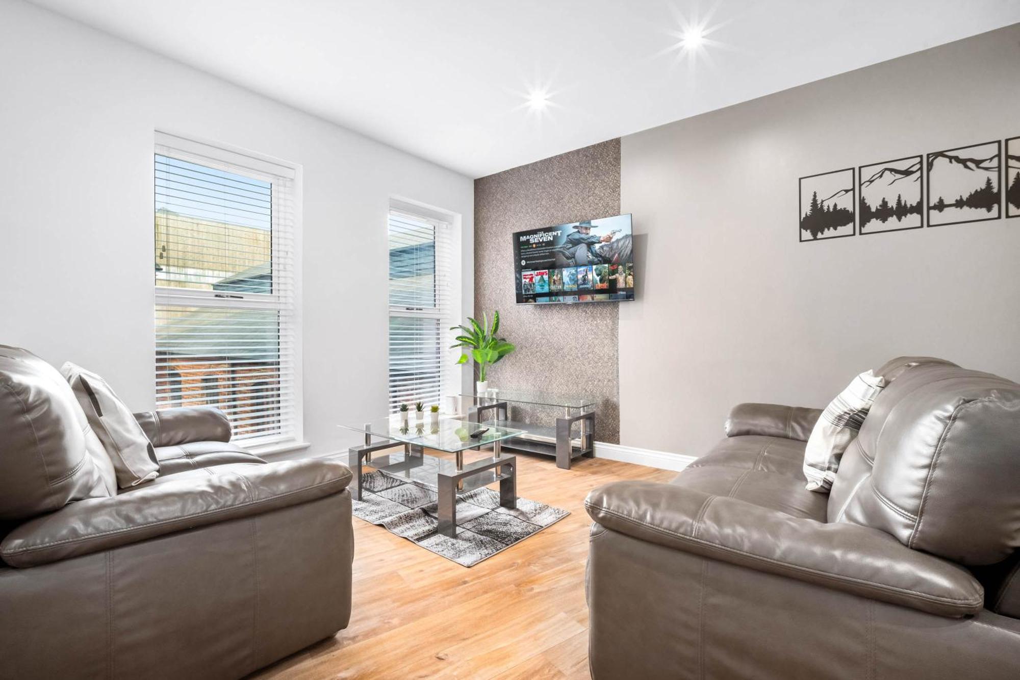 Apartment Modern 2 Bedroom Flat In Jq, Sleeps 6, Free Internet And Secure Parking *